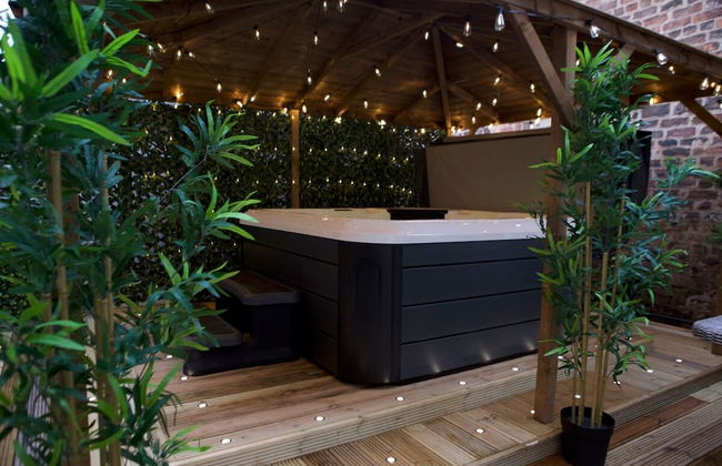 Romance On The Rows - Hot Tub City Centre - Photo 41