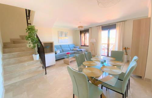 Sea View Penthouse Apartment with Hot Tub - Casa Bella Vista, Buenas Noches , Estepona - Photo 17