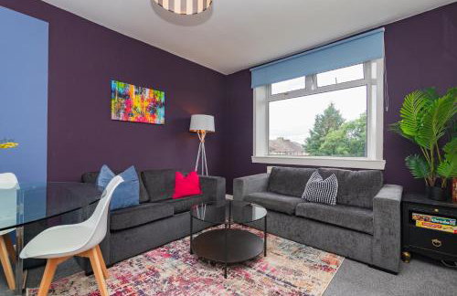 Modern And Vibrantly Designed Apartment - Foto 9