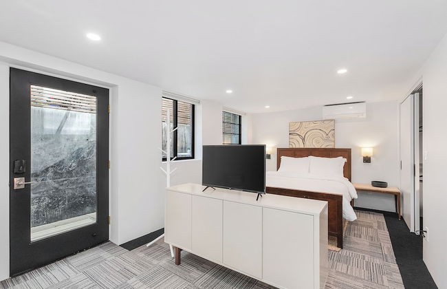 Sunnyside Studio on Green Lake - Photo 5