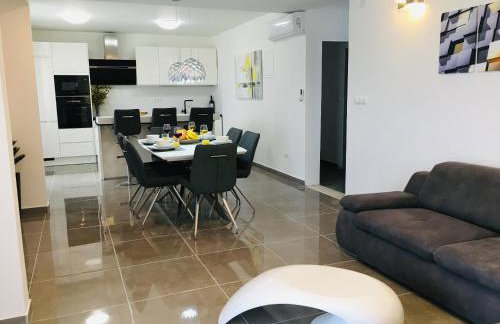 HOLIDAY HVAR lux - Photo 35