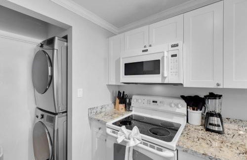 Aruba - Downtown Waterfront 2x2 Dock & Pool Pet-Friendly - Photo 9