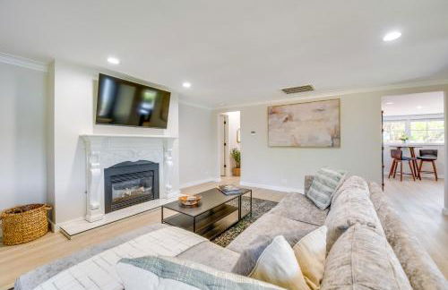 Waterfront Gem with Boat Dock and Lift in Lakewood! - Foto 5