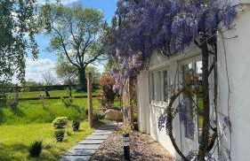 Gîtes de charme "l'écrin de Vendée" jacuzzi privatif, piscine chauffée, prestations bien être, vélos à 10 mn de l'océan sur 3,5 h de verdure - Photo 4