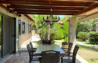 Villa with private pool and stunning sea view - Photo 9