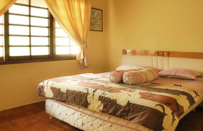 Villa Kota Bunga Ade - Photo 17