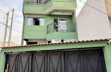 Corner of Two Flowers - Photo 2