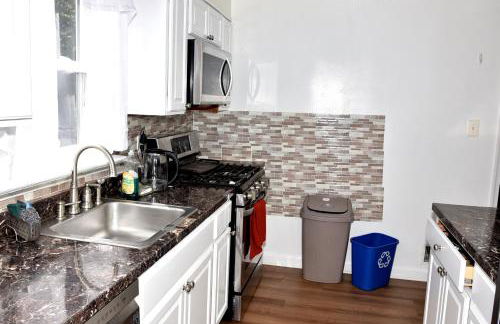 Handsome Home Renovated - close to Metro - Foto 13