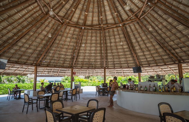 MAREA Beachfront 2 BDR - Stunning Oceanview - Photo 24