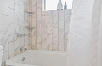 Amazing 4BR 2BA Winter Home with Pool & Game-Movie Room - Foto 34