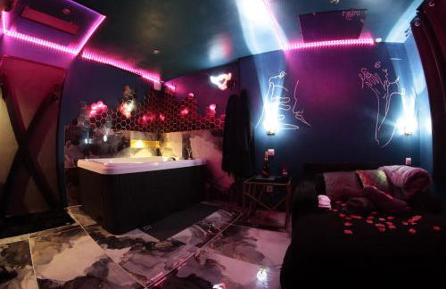 Le Confidentiel -Love Room, marbres, jeux, jacuzzi - Foto 3