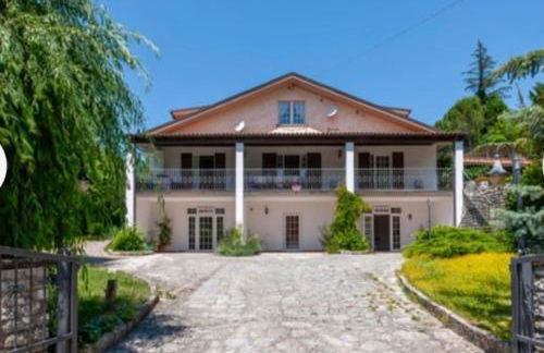 Villa Glicine Casa Vacanze con Piscina e Camino ad Apecchio, Marche - Foto 3