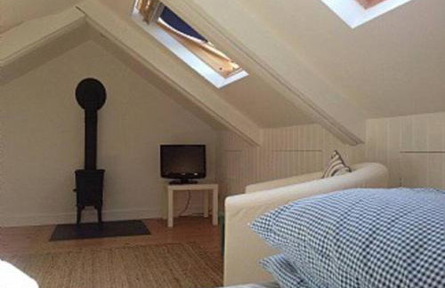 Amazing seaside Loft apartment with sea views . - Photo 11