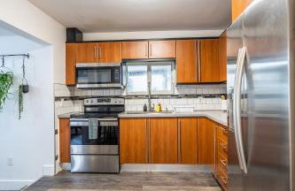 2 BD Home w/ Private Parking, Private Yard & W/D - Photo 20