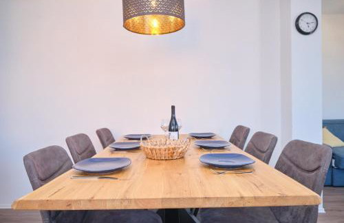 Queen's Lodge Mastrinka by Litto - Photo 48