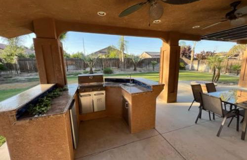 Cadbury 4BR Outdoor Kitchen Sleeps 8 Peaceful - Photo 21