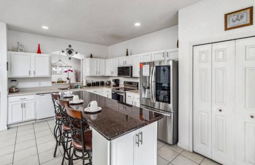 765 Beautiful Vacation Home With Private Pool, And Much More!! - Foto 8