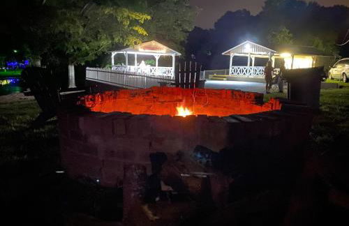 Poolside Rustic Cabin with Amazing Views - Foto 7