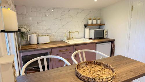 Wild Meadow Cottage - Countryside Views and King Bed - Foto 5