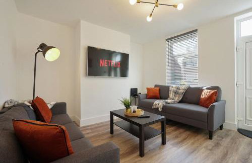 Beighton - 3 Bed Spacious Home with FREE Parking, Great for Groups & Families - Hosted by Stay Host Save - Foto 53