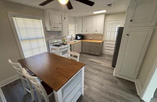 Close-to-Everything Midtown Cottage - Foto 49