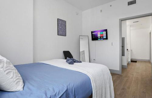 Midnight Marvel - Amazing City Views, Free Parking - Foto 29