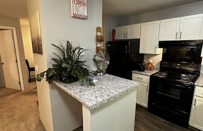 2 BR con patio por el centro comercial - Foto 46