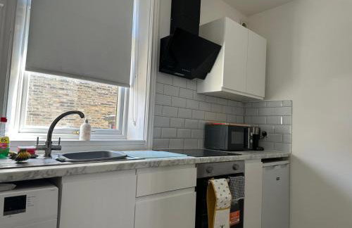 Brighouse 2 bedhouse central contractors welcome - Foto 7