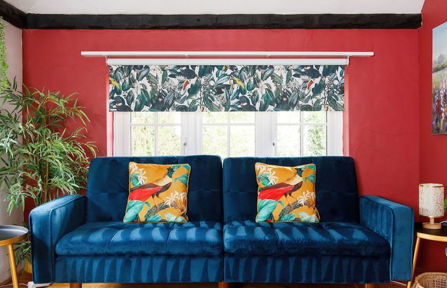 Tranquil Luxe in Country Cottage - Photo 22