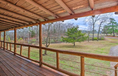 11 Mi to Lake Ouachita Family Cabin with Yard - Foto 3