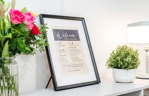 TheCountingSheep - Heathrow in 15 mins - Glass Balcony - Dedicated Workspace - Foto 11