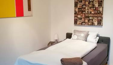 AufmLohr - Appartement mit 3 Schlafzimmern- 4 Einzelbetten- für 4 Personen - in Leverkusen Hitdorf - Private Parkplätze vorhanden- - Foto 3