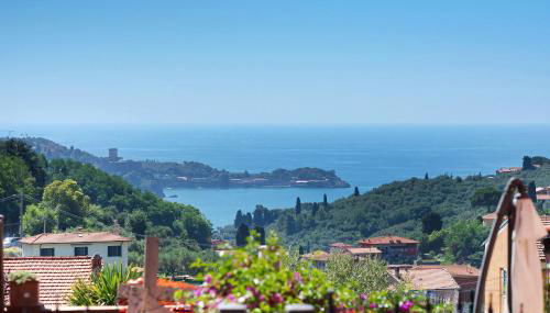 Hemingway's Shelter - Photo 3