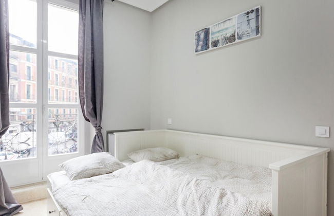 Beautiful Apt. Historic District - Sol - Photo 7