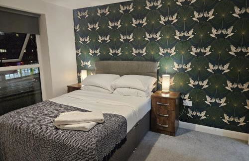 8 mins walk City Centre, Birmingham University, 20 mins walk Edgebaston stadium, 1 Bed Spacious Apartment - Foto 1