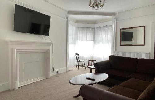 Spacious 3 bedroom apartment in Campbeltown centre - Foto 2