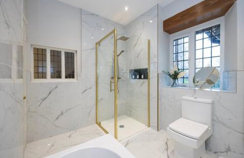 The GreyStoke Mansion With Private Grounds - Foto 41