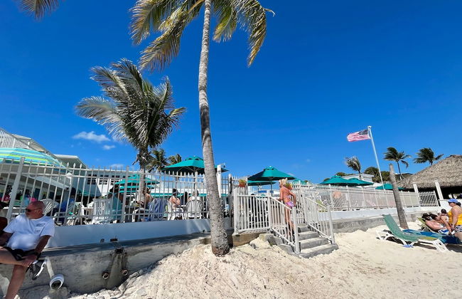 Waterfront Luxury Home With Pool And Boat Dock 3 Bedroom Home by RedAwning - Foto 37