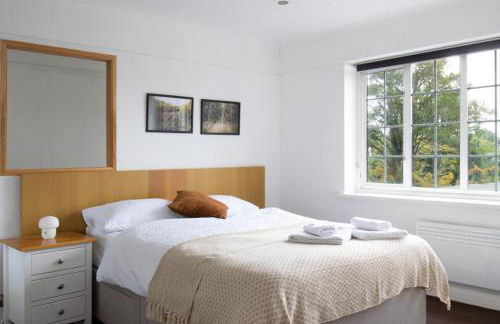 One-Bedroom flat in Cheam Village - Foto 12