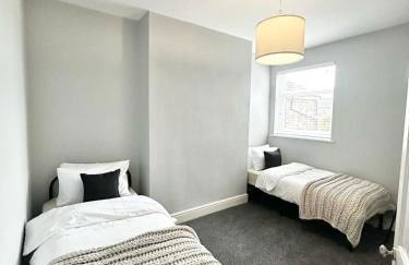 Large 5-Bedroom House in Salford-Free Parking-Sleeps 10 - Foto 19