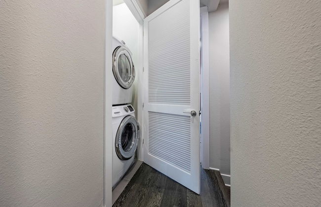 Modern Home, Private Balcony, Near Rainey & Lady Bird Lake Haus of Z - Foto 29