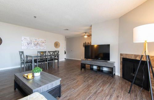 Chic Hollywood Retreat 2Bed Rooftop Pool with Iconic Views - Foto 7