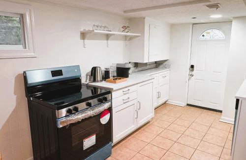 Entire 4 bedroom familyfriendly basement apartment, MetroWalk - Foto 33