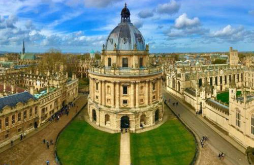 Swan Cottage, 5-Bedroom, Canal View, River, Private gardens, Free Parking's, WiFi, Oxford - Photo 24