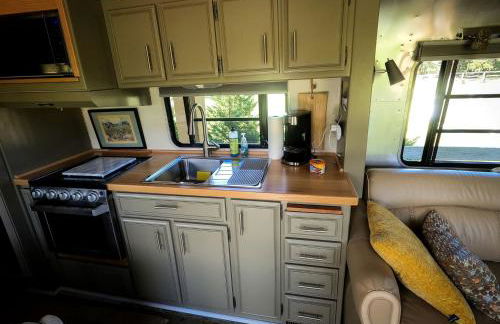Fully Equipped Airstream Near the Beach and Perfect for a Glamping Experience in Fairhope, AL - Foto 13
