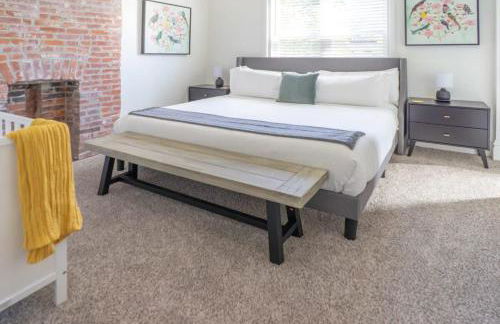 Spacious and Cozy St Louis Gem ABODEbucks - Photo 28