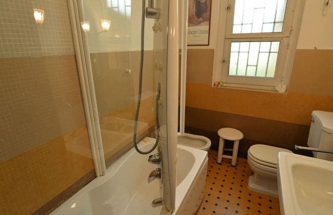 Furry Frinds With Family Home - Photo 16