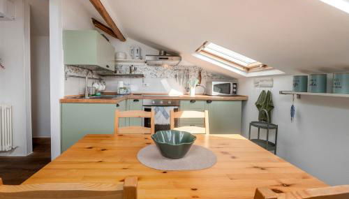 049 - Attico ELEGANTE, 10 minuti a piedi da MARE e SPIAGGIA - POSTO AUTO PRIVATO GRATIS, RISTRUTTURATO MARZO 2026 - Foto 2, stove