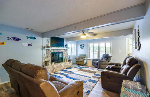 Waterfront Home with Views and Dock in Sunrise Beach! - Foto 4