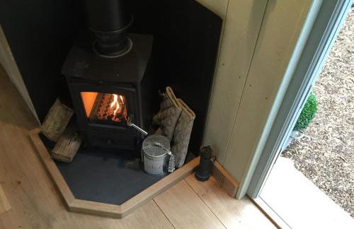 Chez Marguerite Shepherd's Hut with Private Sauna, Outside Bath - Photo 5